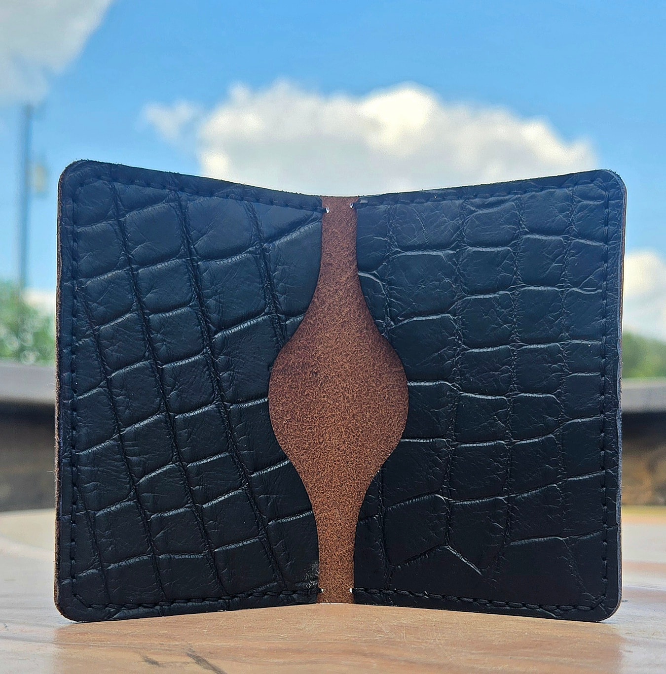 SB1 Slim Bifold — Green Catalina interior open, alligator panels