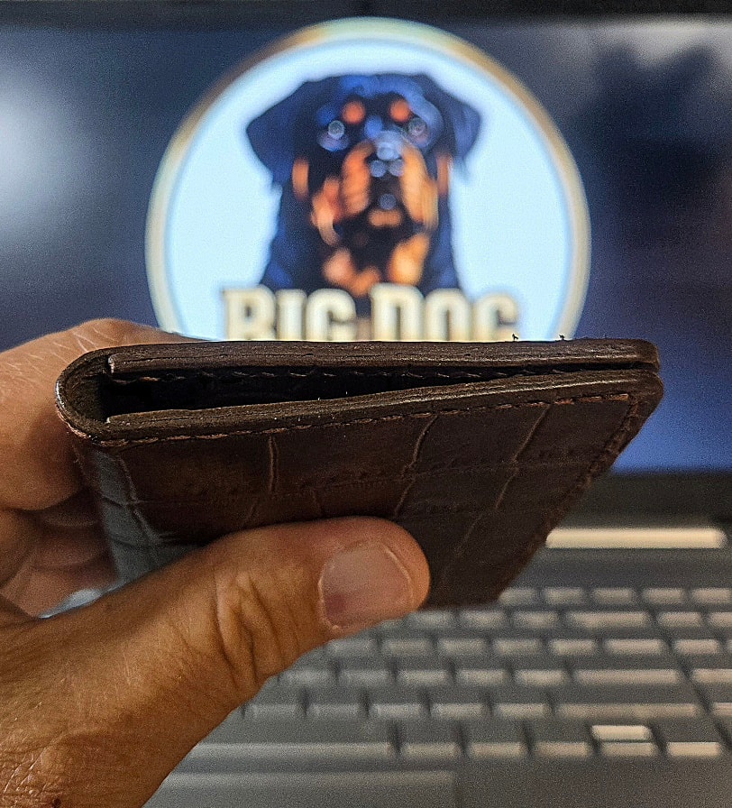 XL1 Mauri croc embossed bifold — edge profile, thin